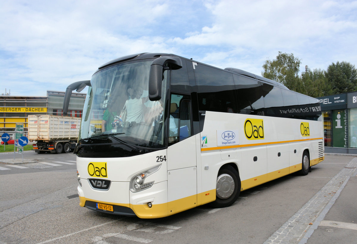 VDL Futura von Oad Reisen.nl in Krems.