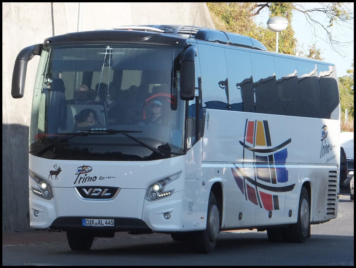 VDL Futura von Primo-Reisen aus Deutschland im Stadthafen Sassnitz.