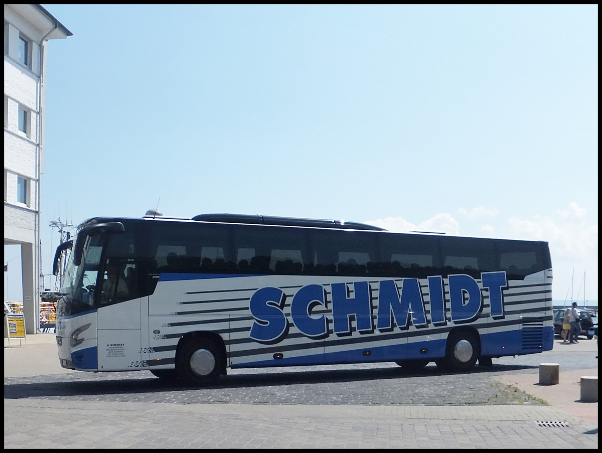 VDL Futura von Schmidt aus Deutschland im Stadthafen Sassnitz.