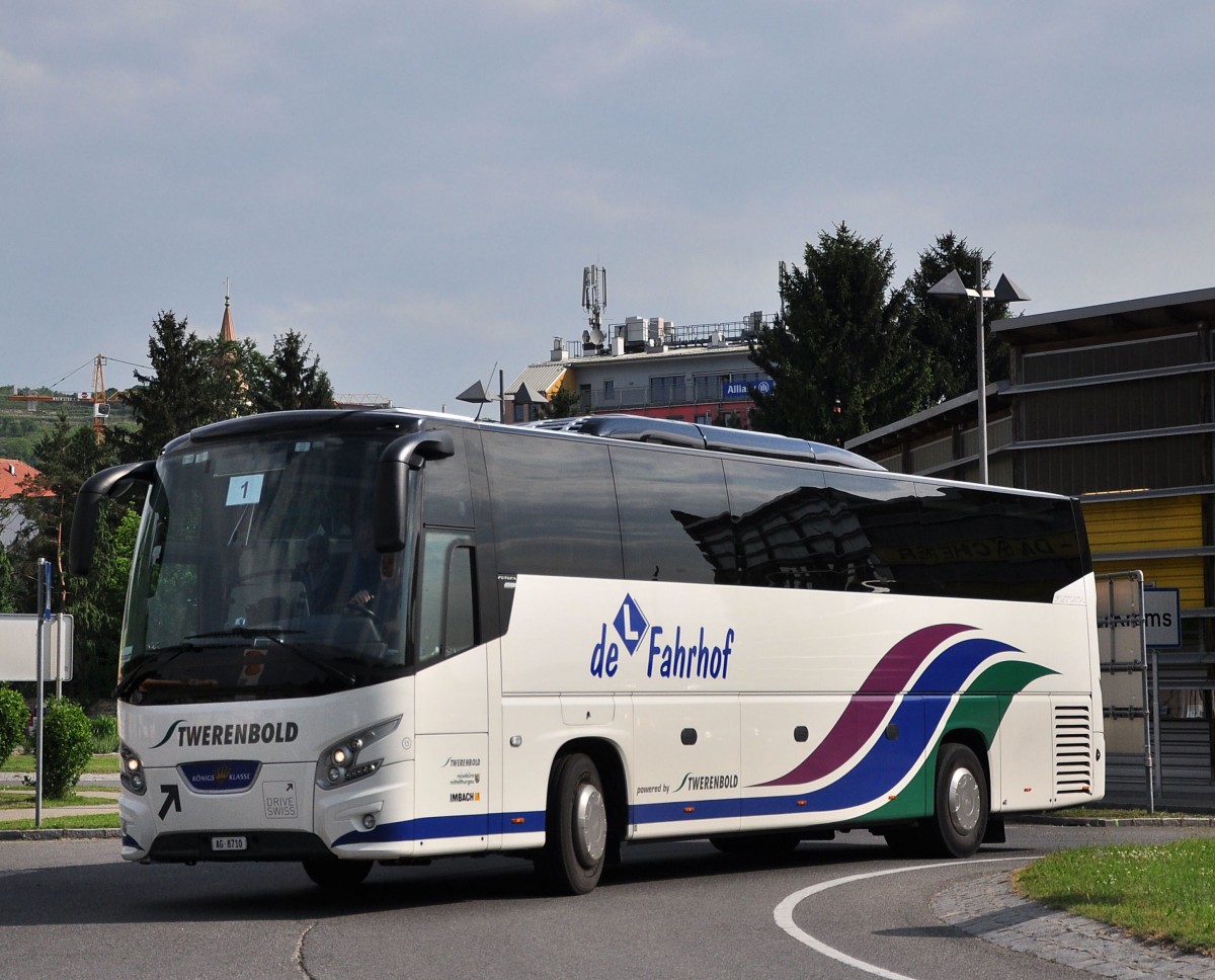 VDL Futura von Twerenbold aus der Schweiz im Mai 2015 in Krems unzterwegs.