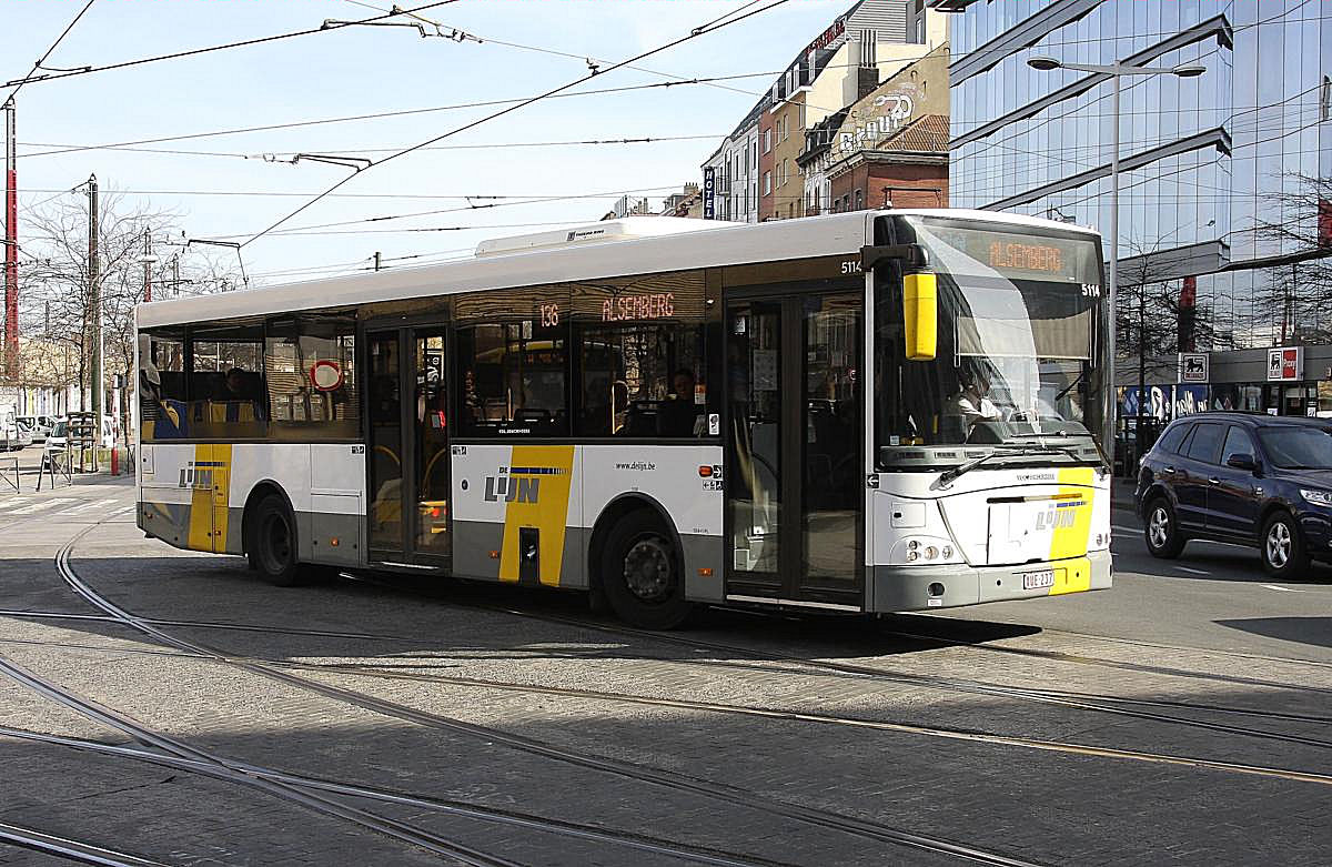 VDL Jonckheere Stadtbus Nr. 5114 in Brssel am Bahnhof Midi am 19.3.2014.