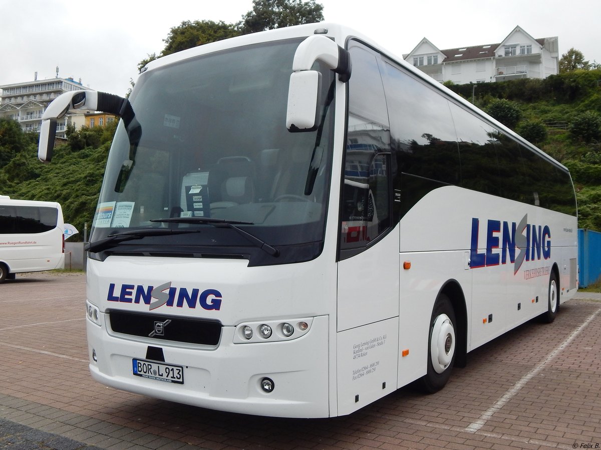 Volvo 9500 von Lensing aus Deutschland im Stadthafen Sassnitz.