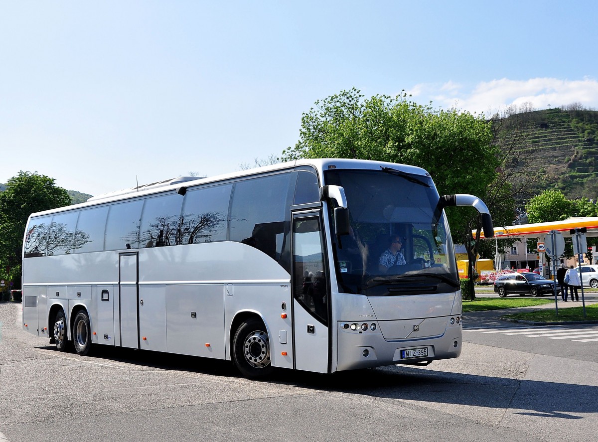 VOLVO 9700 aus Ungarn am 245.4.2015 in Krems.