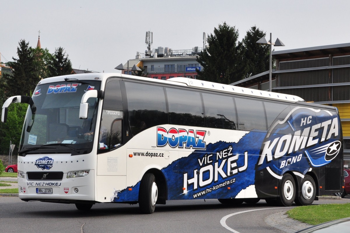 VOLVO 9700 von DOPAZ aus der CZ am 9.5.2015 in Krems.