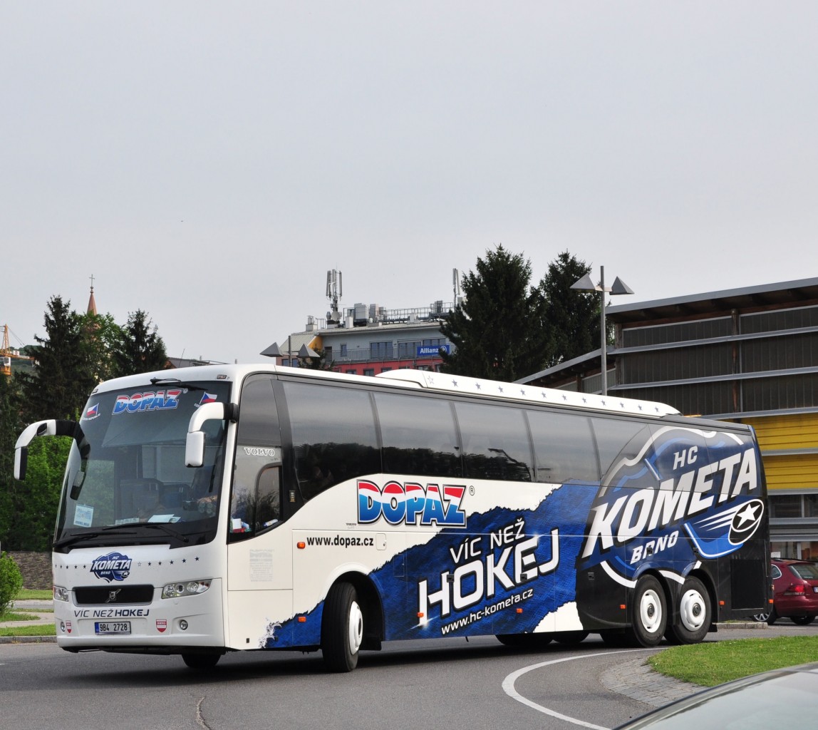 VOLVO 9700 von DOPAZ aus der CZ am 9.5.2015 in Krems.