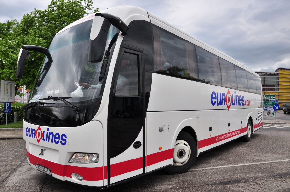 Volvo 9700 von Eurolines.com am 9.5.2015 in Krems.