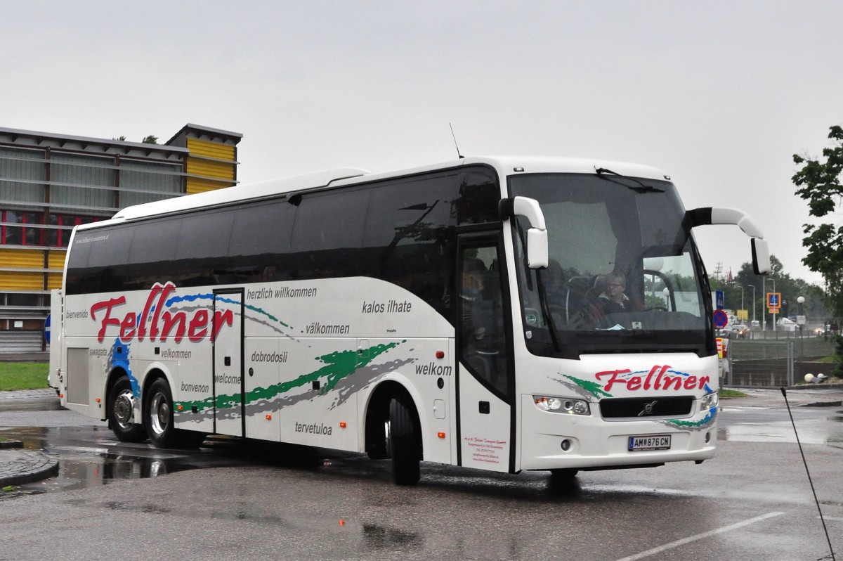 Volvo 9700 von Fellner Reisen aus sterreich am 23.5.2015 in Krems.