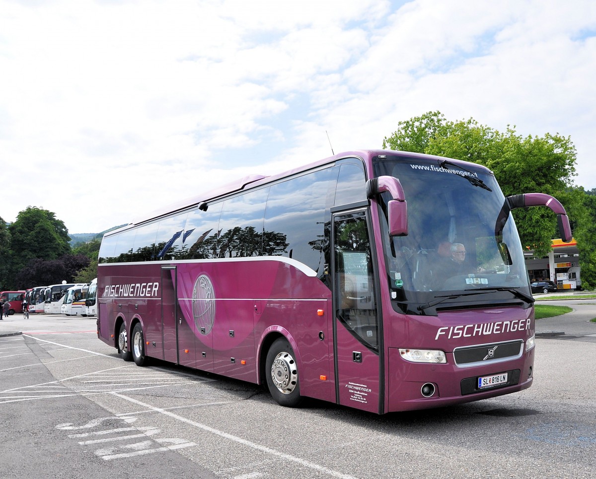 VOLVO 9700 von FISCHWENGER / sterreich am 25.5.2013 in Krems an der Donau.