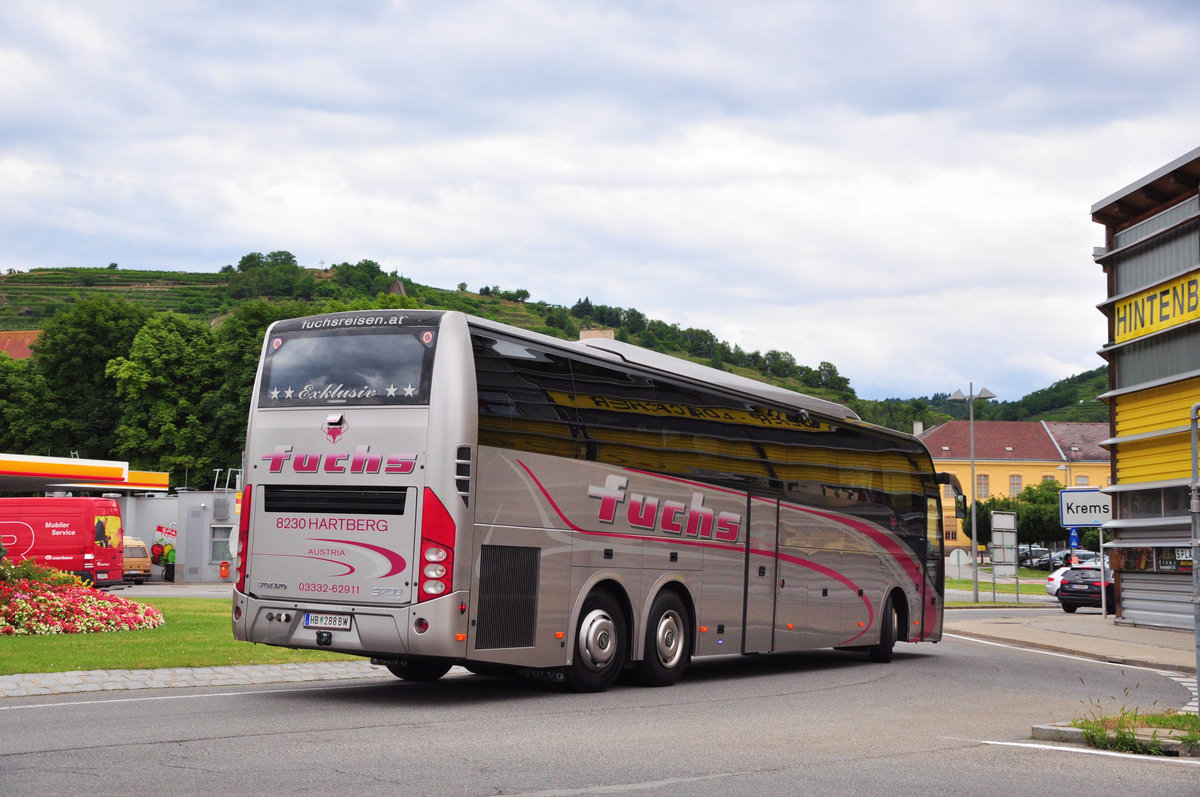 Volvo 9700 von Fuchs Reisen aus sterreich in Krems gesehen.