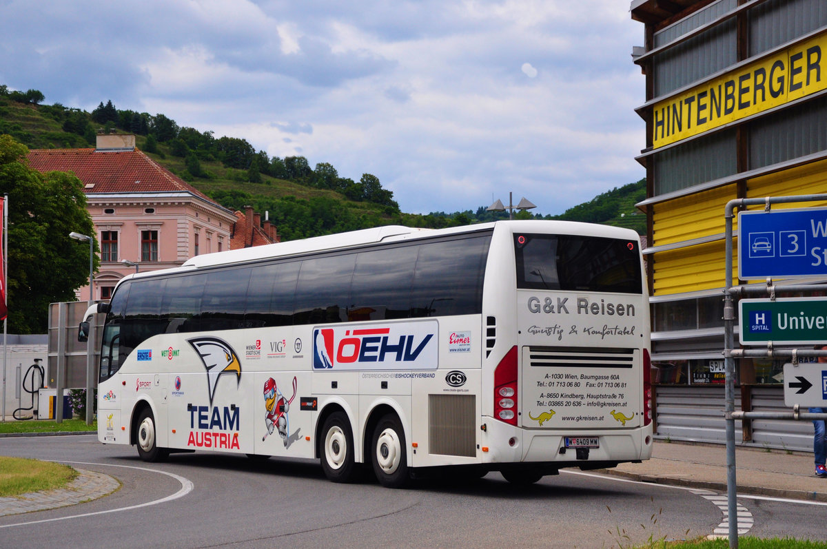 Volvo 9700 von G & K Reisen aus Wien in Krems gesehen.