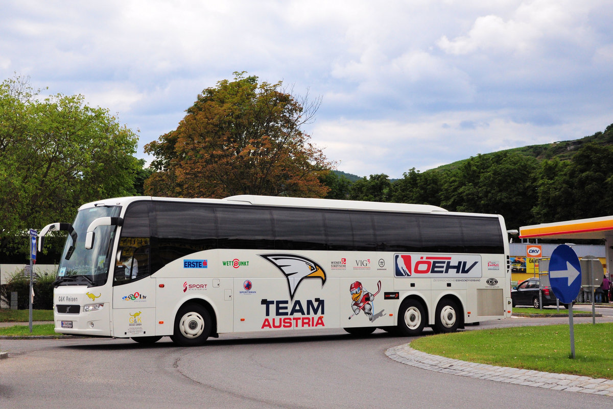 Volvo 9700 von G & K Reisen aus Wien in Krems gesehen.