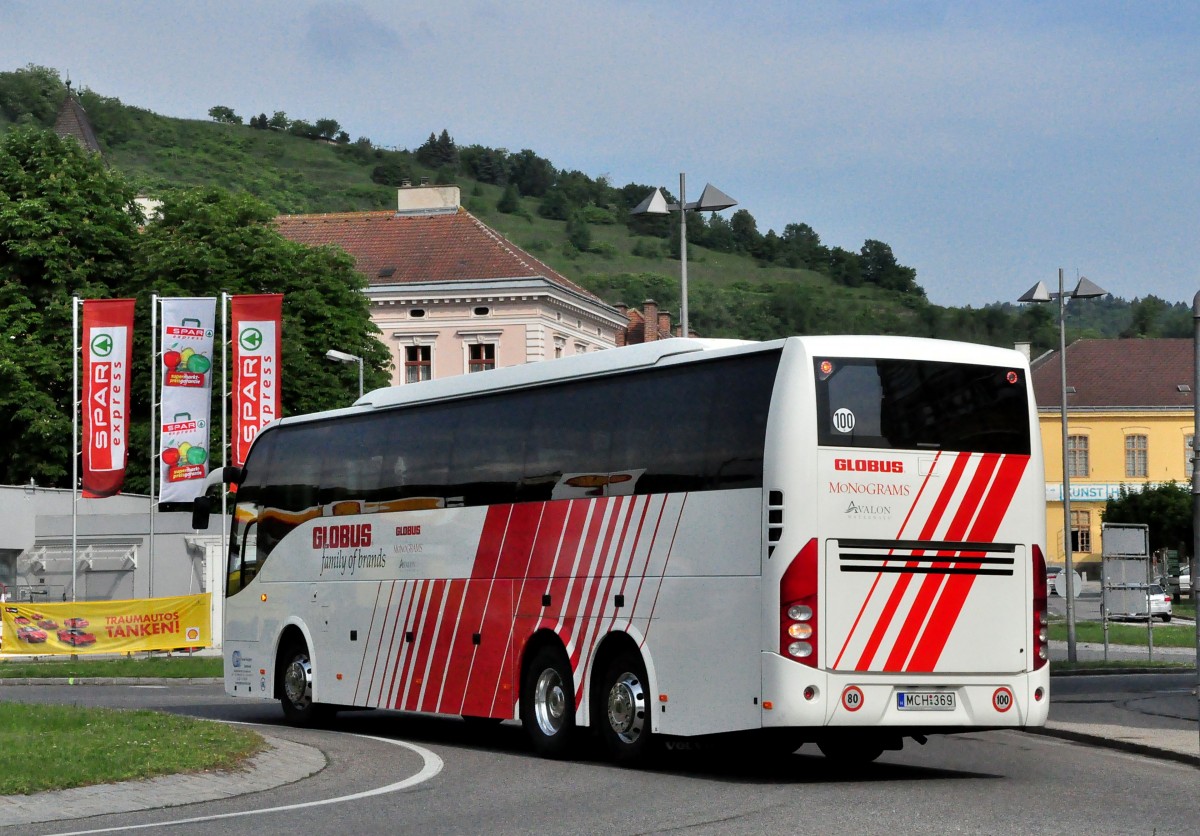 VOLVO 9700 von Global Travel aus Ungarn im Mai 2015 in Krems gesehen.