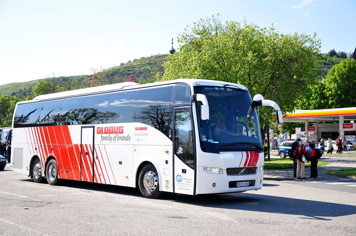 Volvo 9700 von Global Travel Hungary in Krems gesehen.