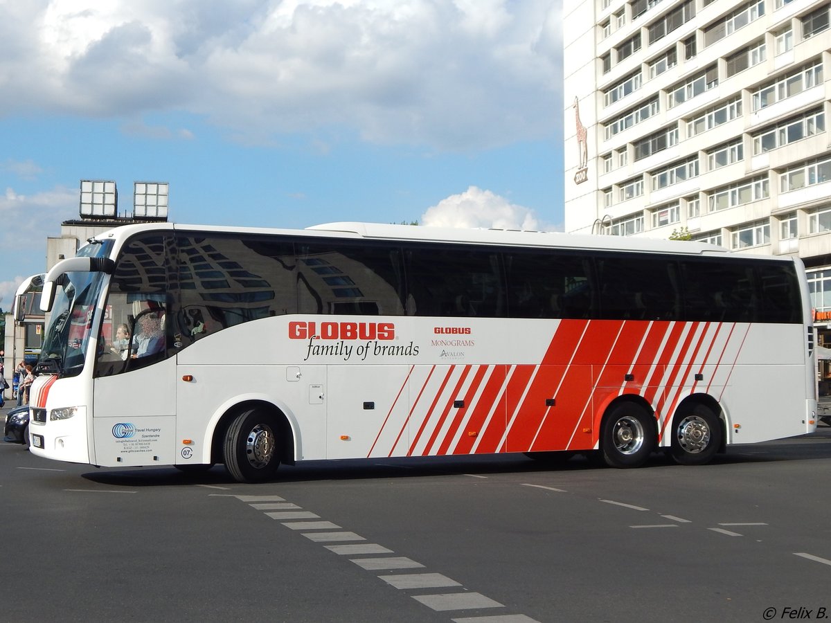 Volvo 9700 von Global Travel Hungary aus Ungarn in Berlin.