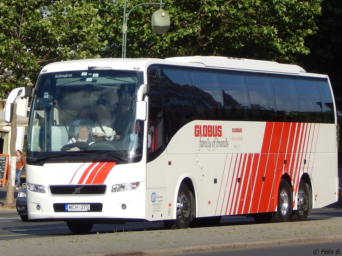 Volvo 9700 von Global Travel Hungary aus Ungarn in Berlin.