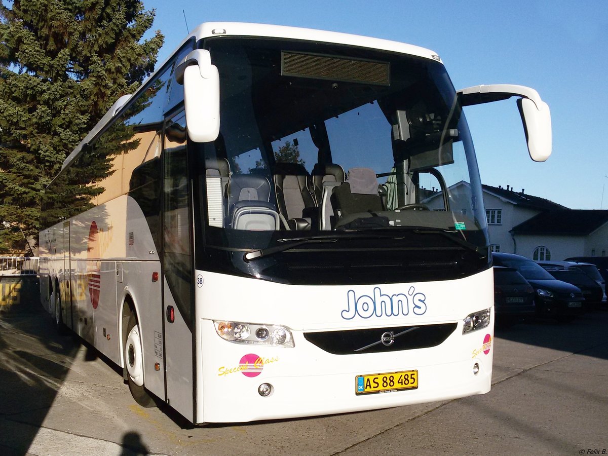 Volvo 9700 von John's aus Dänemark in Sassnitz.