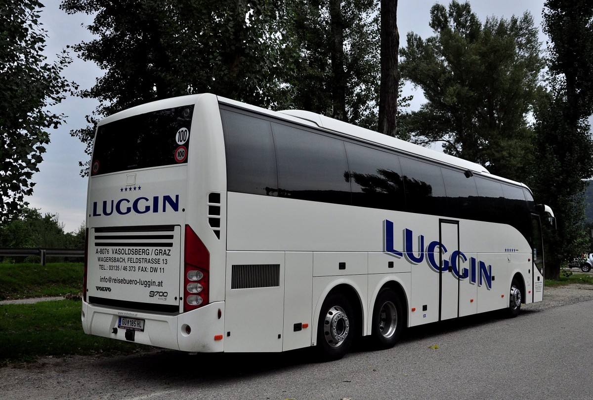 Volvo 9700 von Luggin Reisen aus sterreich im Herbst 2013 in Drnstein gesehen.