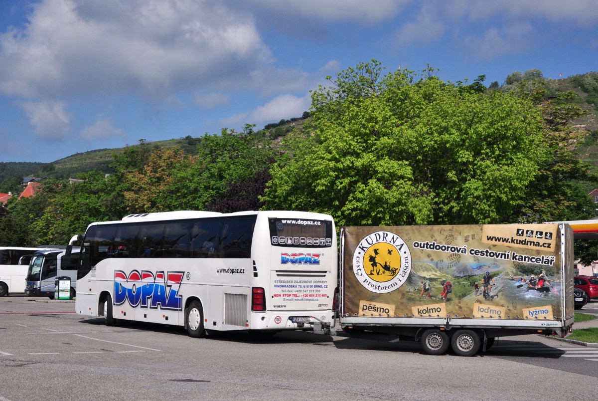 Volvo 9700 mit Radanhnger von Dopaz aus der CZ am 24. Mai 2014 in Krems.