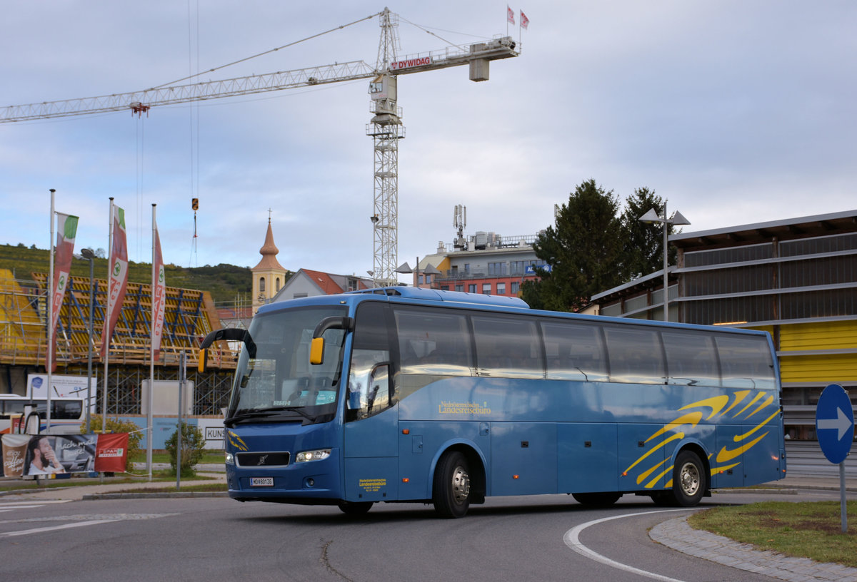 VOLVO 9700 von NL (N.. Landesreisebro) aus sterreich 10/2017 in Krems.