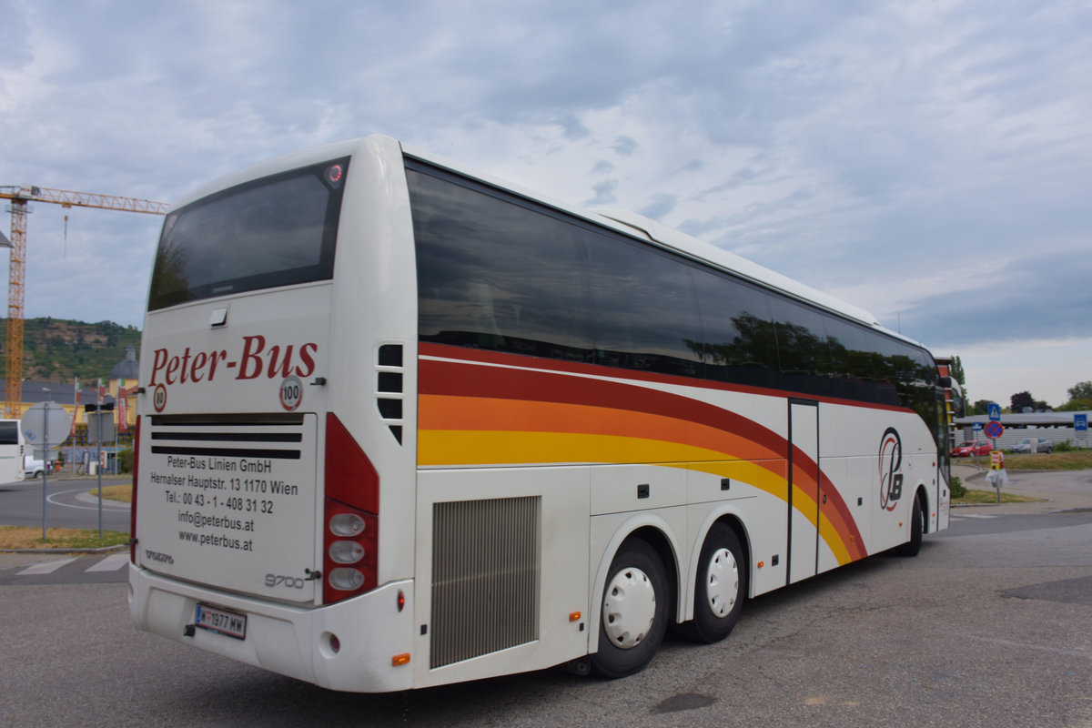 Volvo 9700 von Peter Bus aus Wien 2017 in Krems.