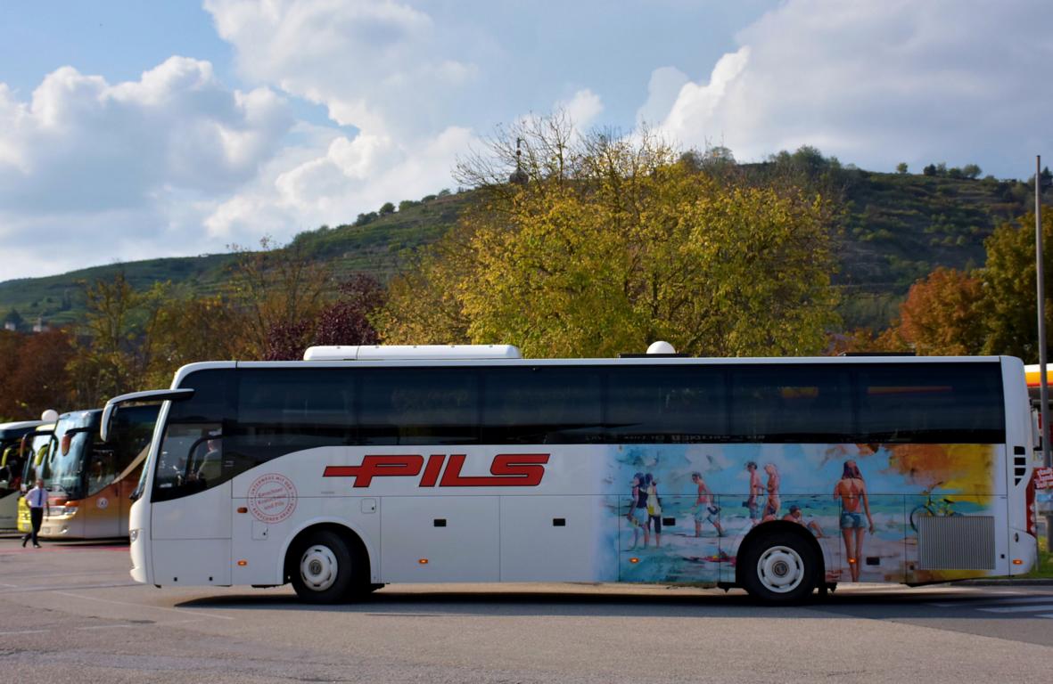 Volvo 9700 von PILS Reisen aus sterreich 09/2017 in Krems.