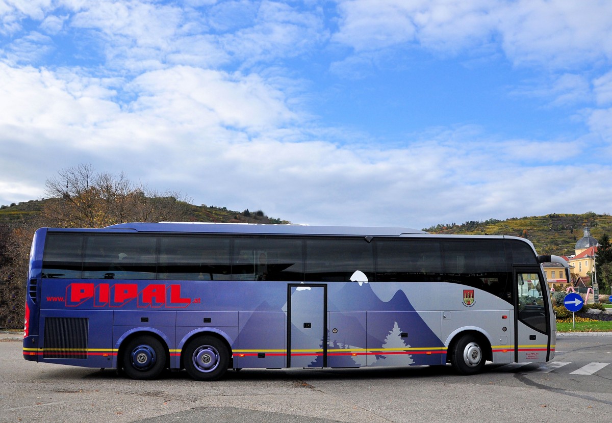 Volvo 9700 von Pipal Reisen aus sterreich im Oktober 2013 in Krems.