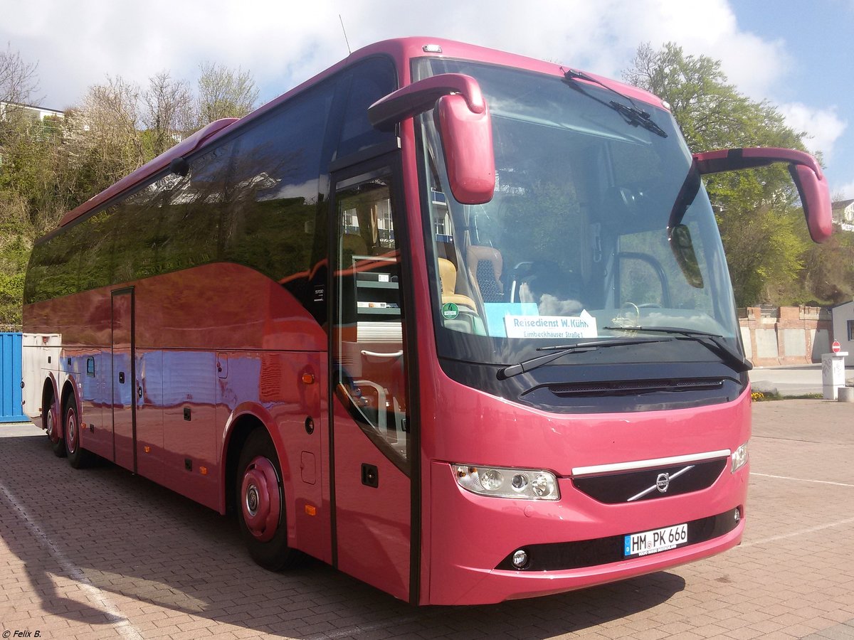 Volvo 9700 von Reisedienst Kühn aus Deutschland im Stadthafen Sassnitz.