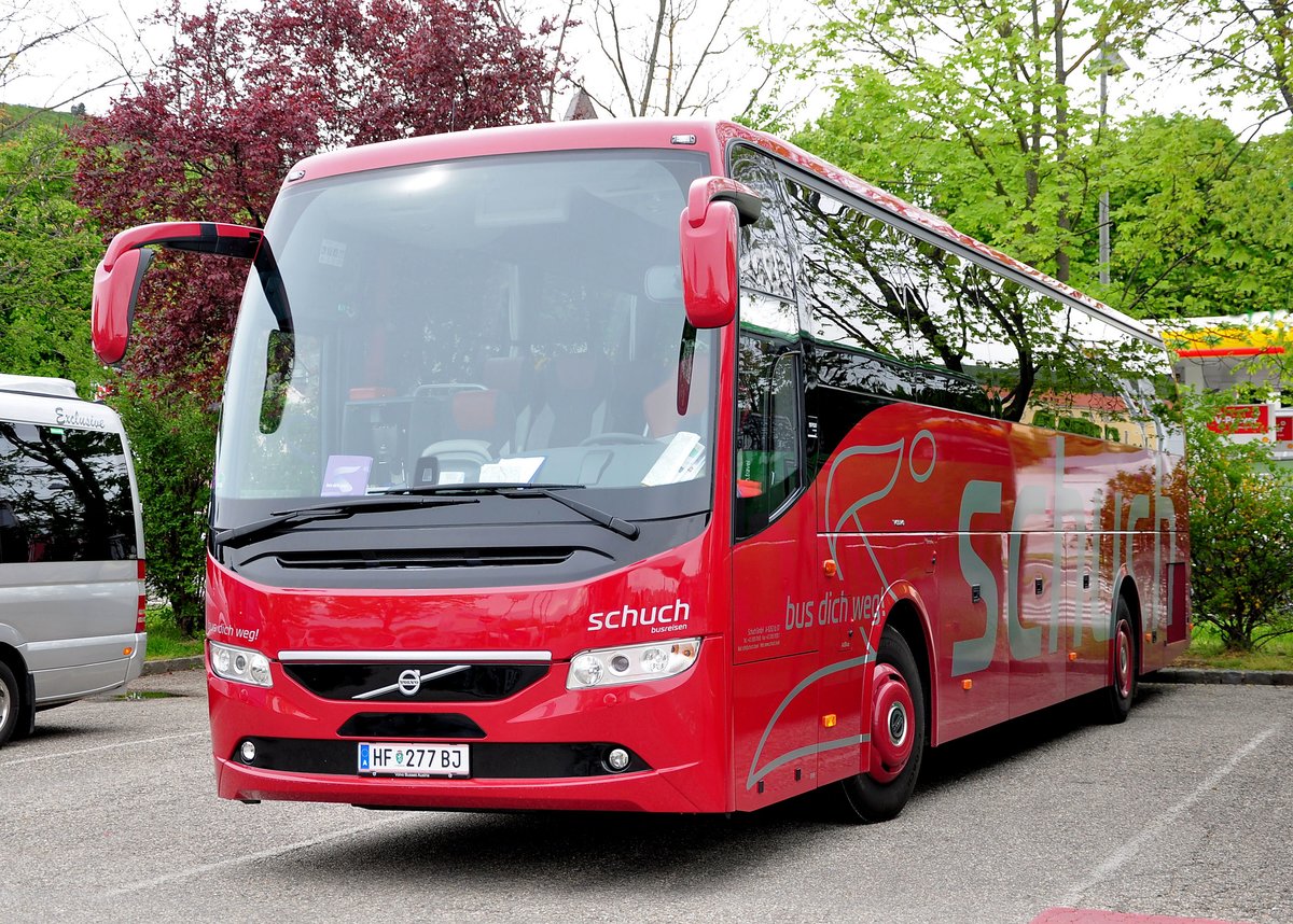 Volvo 9700 von Schuch Reisen aus sterreich in Krems gesehen.