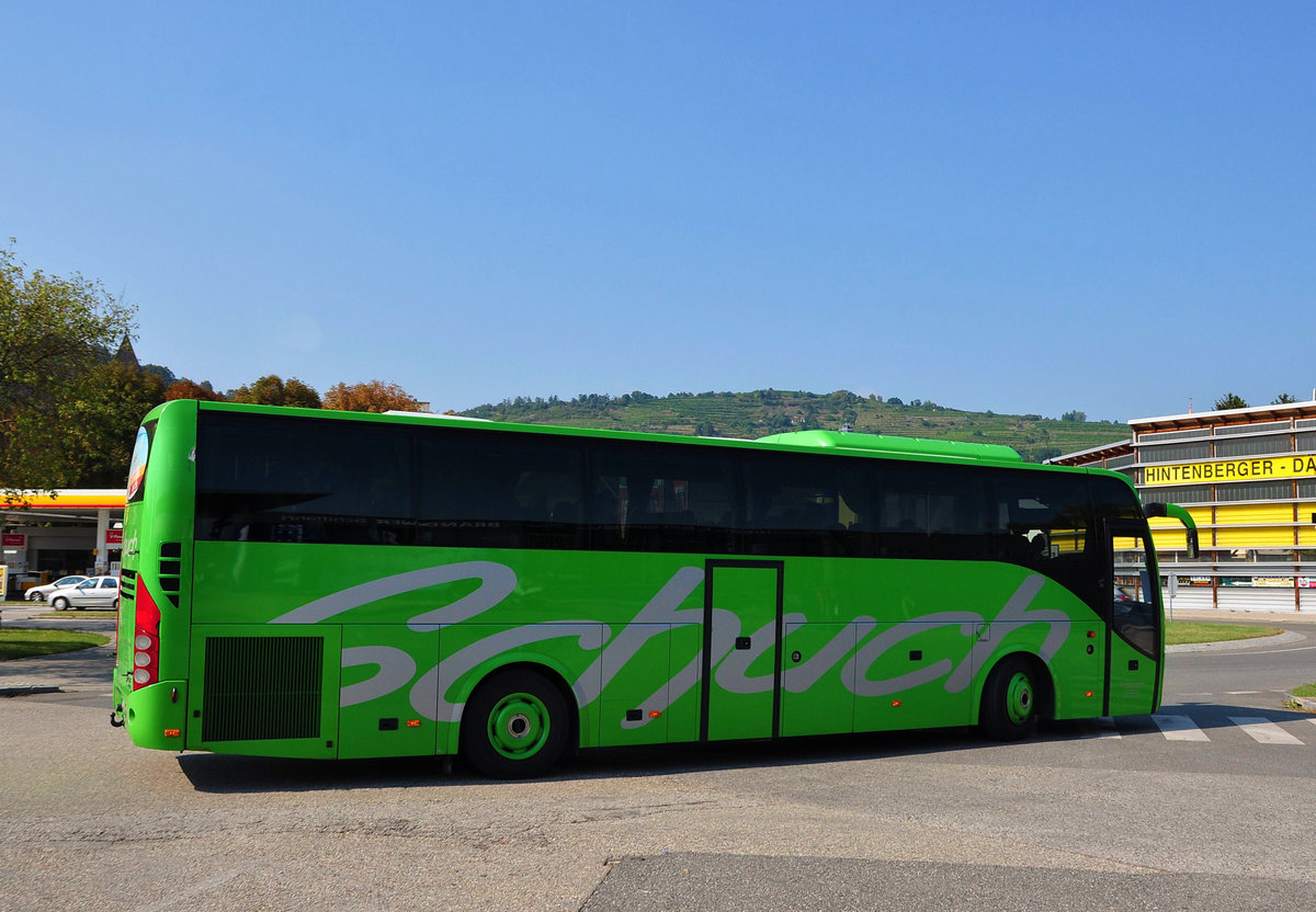 Volvo 9700 von Schuch Reisen aus sterreich in Krems.