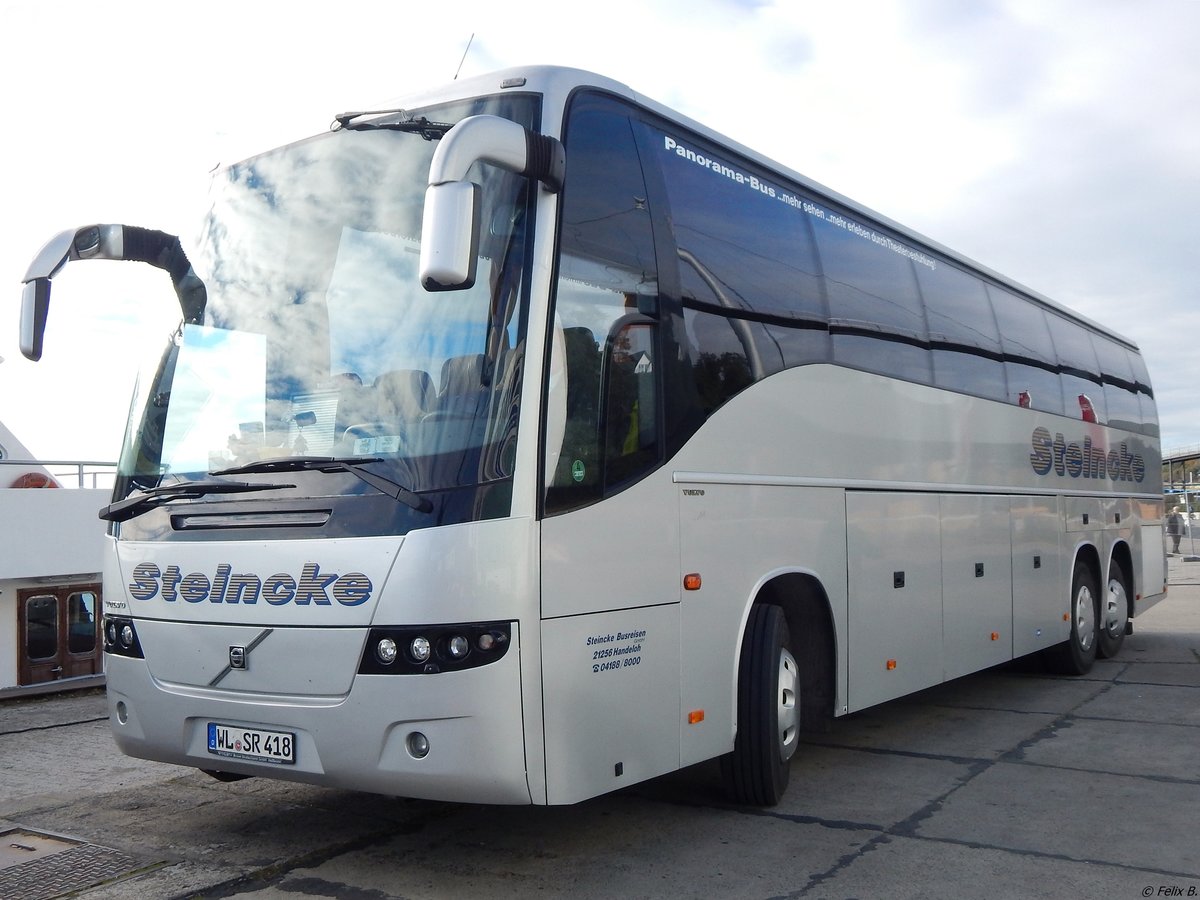 Volvo 9700 von Steincke aus Deutschland im Stadthafen Sassnitz.