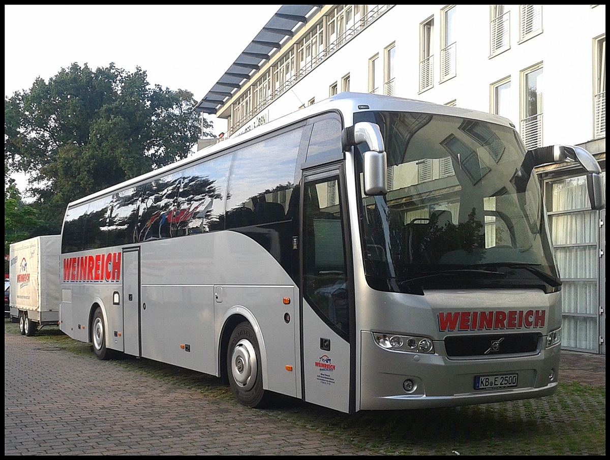 Volvo 9700 von Weinreich aus Deutschland mit Radanhnger in Bergen.