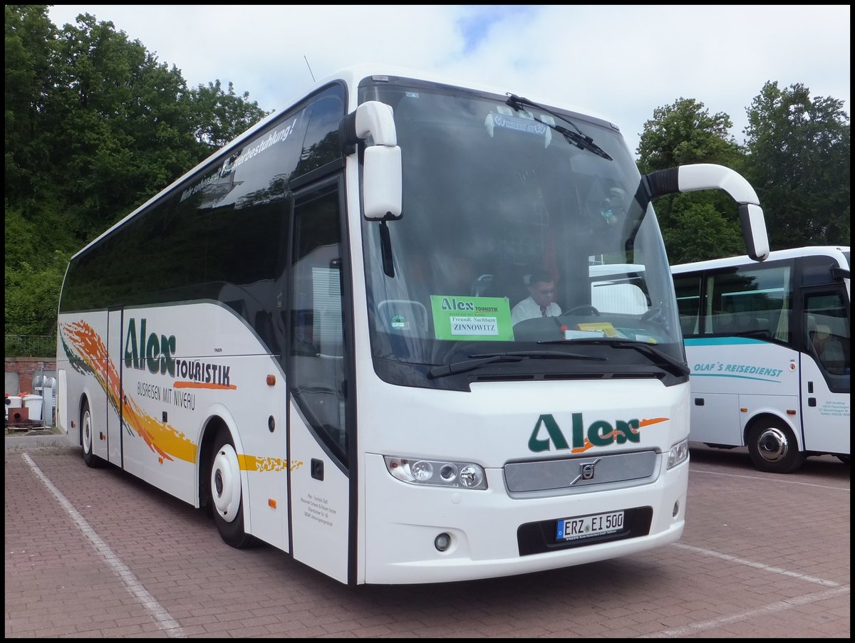 Volvo 9900 von Alex aus Deutschland im Stadthafen Sassnitz.