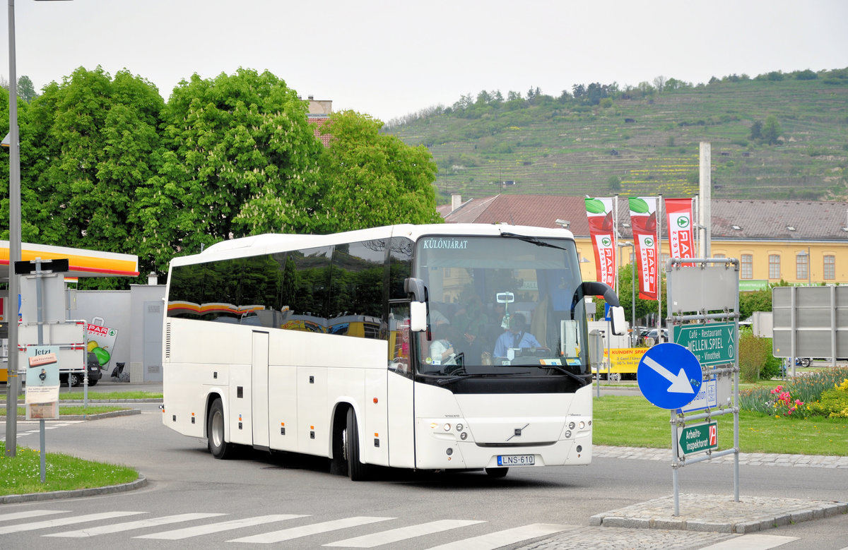 Volvo 9900 aus Ungarn in Krems gesehen.