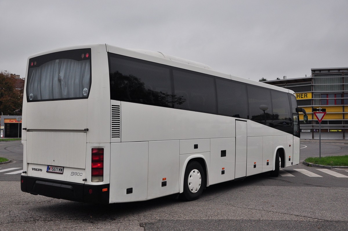 VOLVO 9900 aus Wien im Okt.2014 in Krems.