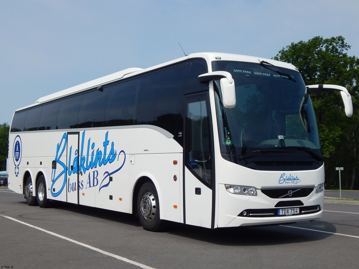 Volvo 9900 von Blåklintsbuss aus Schweden in Neubrandenburg.