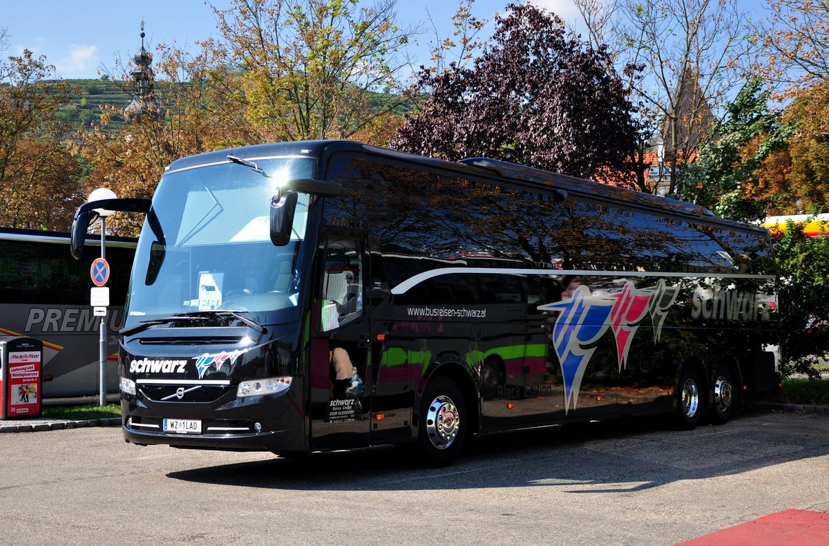 Volvo 9900 von Busreisen SCHWARZ aus sterreich in Krems.