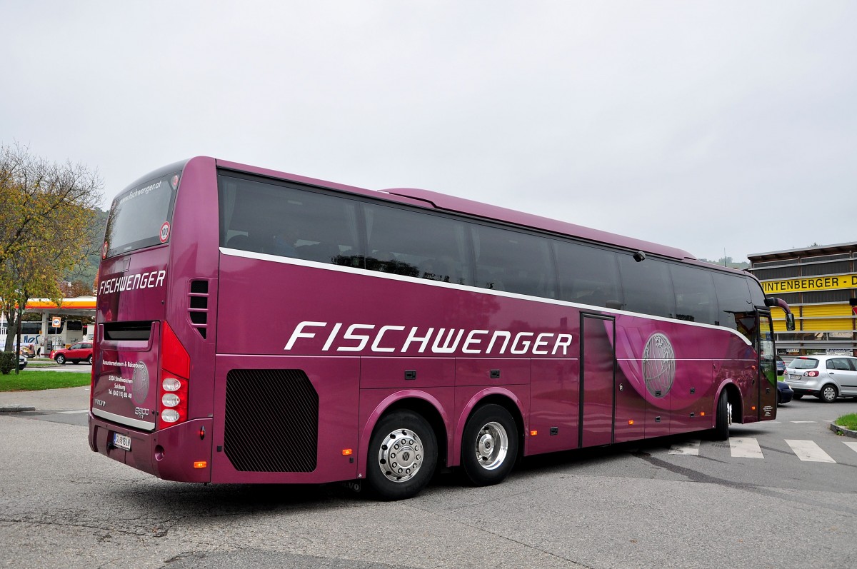 VOLVO 9900 von Fischwenger Reisen aus sterreich am 11.10.2014 in Krems.