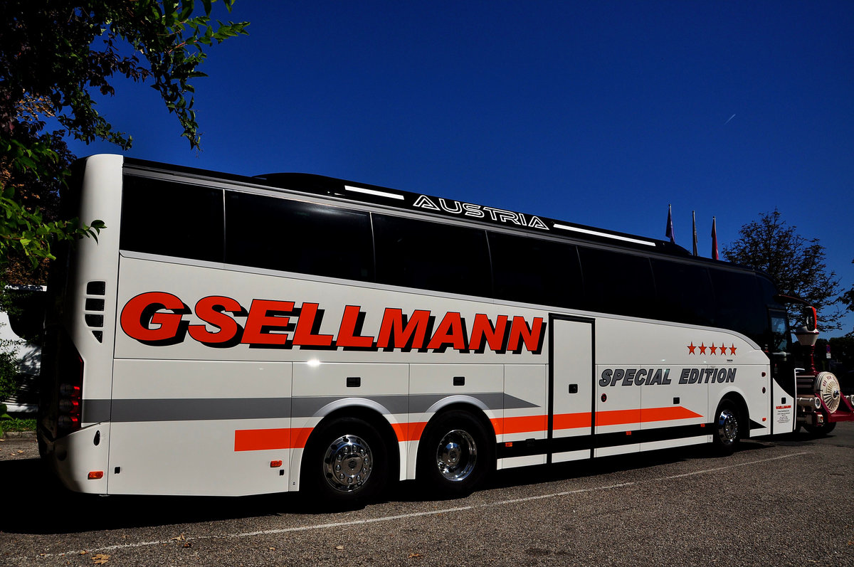 Volvo 9900 von GSELLMANN Reisen aus sterreich in Krems gesehen.