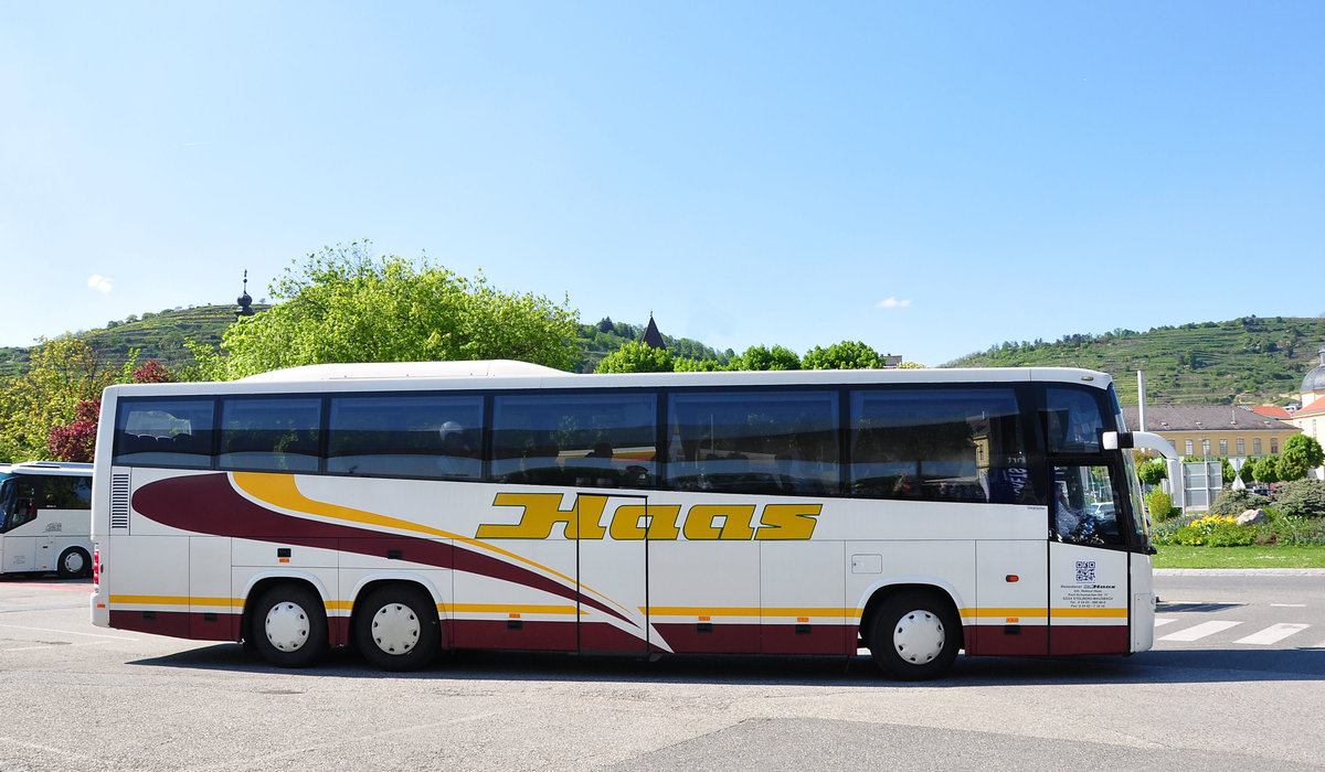 Volvo 9900 von Haas Reisen aus der BRD in Krems gesehen.