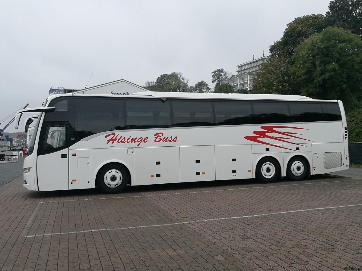 Volvo 9900 von Hisinge Buss aus Schweden im Stadthafen Sassnitz.