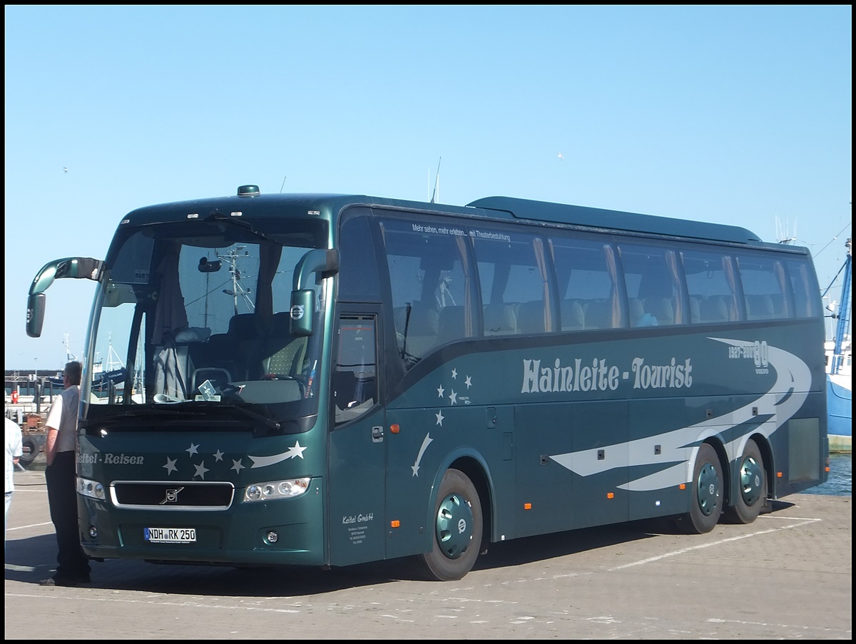 Volvo 9900 von Keitel-Reisen aus Deutschland im Stadthafen Sassnitz.