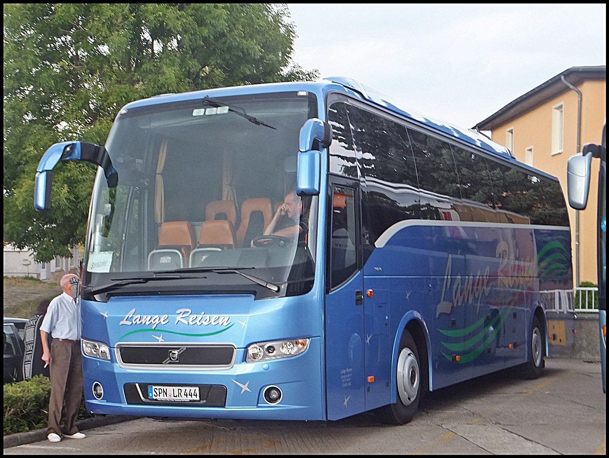 Volvo 9900 von Lange-Reisen aus Deutschland in Sassnitz.