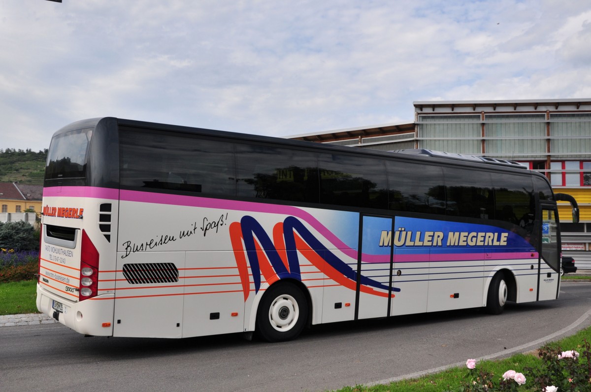 Volvo 9900 von Mller Megerle aus der BRD am 29.August 2014 in Krems unterwegs.