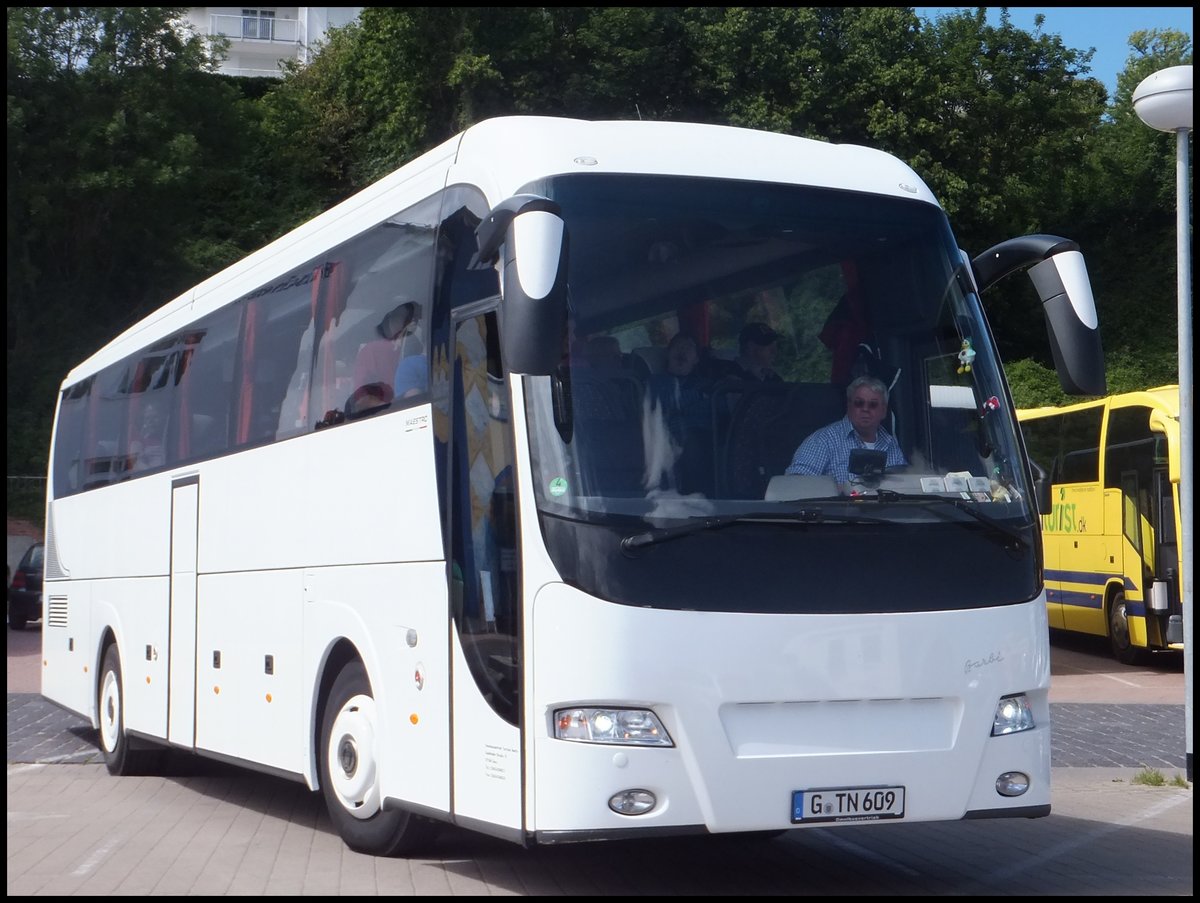 Volvo Barbi vom Omnibusbetrieb Torsten Nette aus Deutschland im Stadthafen Sassnitz.