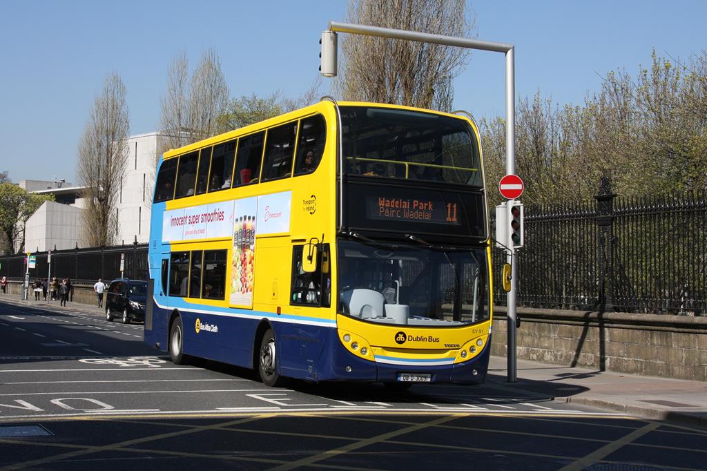 Volvo Stadtbus der Linie 11 am 8.4.2017 in Dublin in Irland.