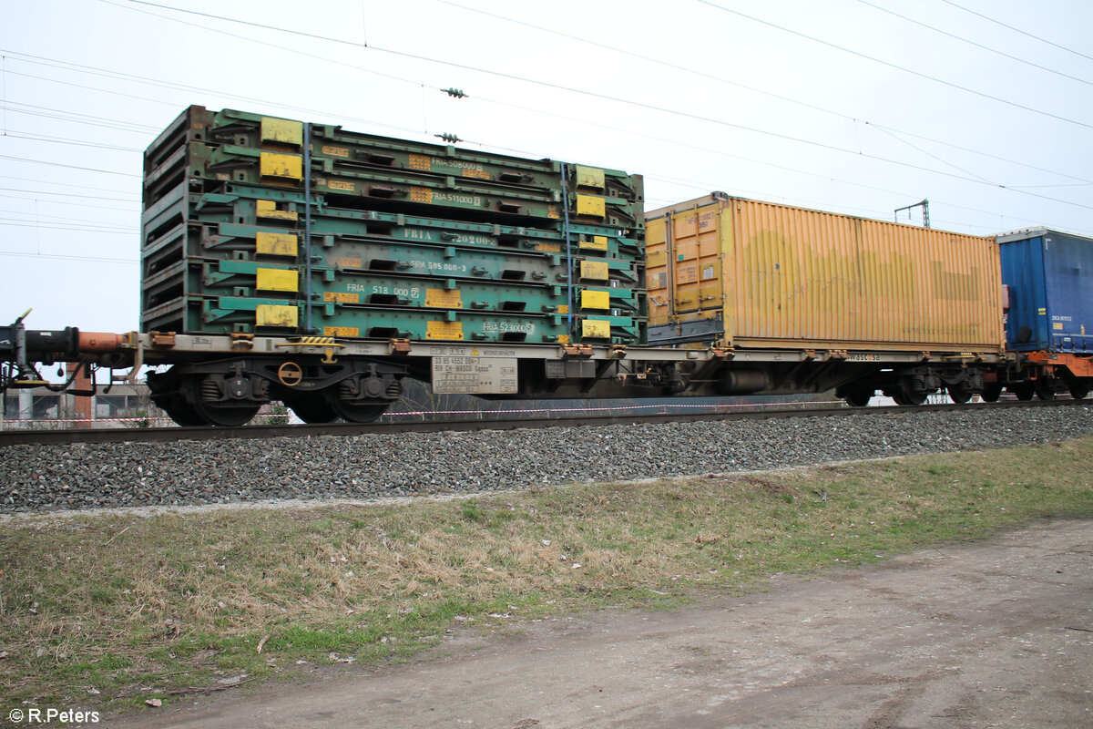 Zusammenklappbare Container Faltboxen als Ladegut.