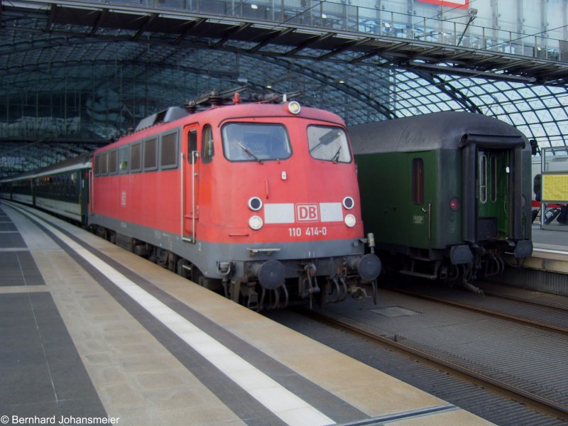 110 414-0 hat einen Sonderzug zum �rztestreik nach Berlin gebracht. September 2008