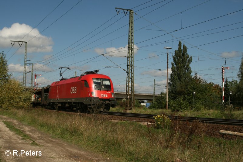 1116 268-2 f�hrt mit ein gemischten G�terzug an Regensburg Ost vorbei. 13.09.07