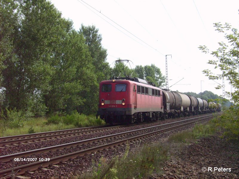 140 614-9 zieht ein kurzen Kesselzug auf den S�dlichen BAR. 14.08.07