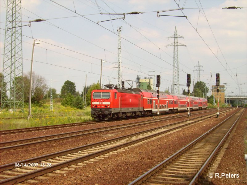 143 135-2 erreicht Berlin-Sch�nefeld mit den RE7 Lutherstadt-Wittenberg. 14.08.07